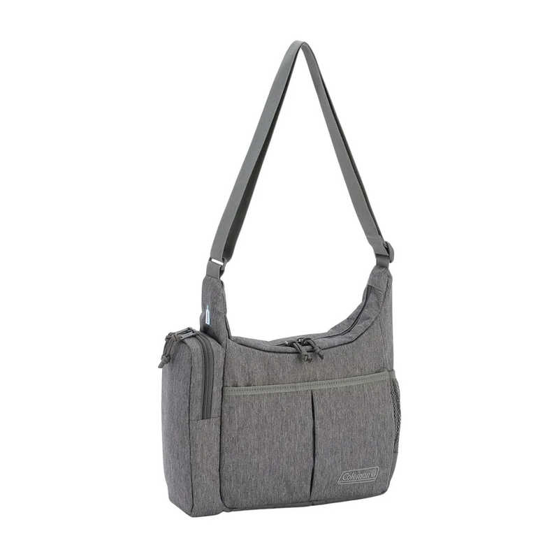 【商品解説】【スペック】●型式：（COOLSHOULDERSMHB）●JANコード：4536952562878本体サイズ(H×W×L)：H30cm × W30cm × L10cm本体重量：270g材質：ポリエステルこの商品は宅配便でお届けする商品です出荷可能日から最短日時でお届けします。※出荷完了次第メールをお送りします。配送サービス提供エリアを調べることができます「エリア検索」をクリックして、表示された画面にお届け先の郵便番号7桁を入力してください。ご購入可能エリア検索お買い上げ合計3,980円以上で送料無料となります。※3,980円未満の場合は、一律550円（税込）となります。●出荷可能日から最短日時でお届けします。（日時指定は出来ません。）　※お届け時に不在だった場合は、「ご不在連絡票」が投函されます。　「ご不在連絡票」に記載された宅配業者の連絡先へ、再配達のご依頼をお願いいたします。●お届けは玄関先までとなります。●宅配便でお届けする商品をご購入の場合、不用品リサイクル回収はお受けしておりません。●全て揃い次第の出荷となりますので、2種類以上、または2個以上でのご注文の場合、出荷が遅れる場合があります。詳細はこちら■商品のお届けについて商品の到着日については、出荷完了メール内のリンク（宅配業者お荷物お問い合わせサービス）にてご確認ください。詳しいお届け目安を確認する1度の注文で複数の配送先にお届けすることは出来ません。※注文時に「複数の送付先に送る」で2箇所以上への配送先を設定した場合、すべてキャンセルとさせていただきます。