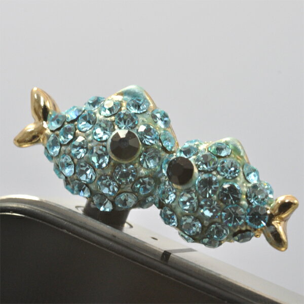 送料無料 スマートフォン用ピアス キラキラ ツインのおさかな ライトブルー 魚 フィッシュ イヤホンジャック スマホピアス スマピ イヤホンピアス イヤホン穴 イヤホンジャックアクセサリー かわいい キュート デコ うお座の方にピッタリ メール便