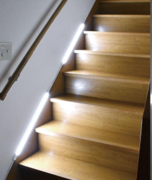 手元灯 キッチンライト 作業灯 蛍光灯 廊下灯 廊下ライト 玄関 照明 玄関ライト 玄関灯 フットライト ライト 天井照明 照明器具 インテリア照明 壁掛け照明...