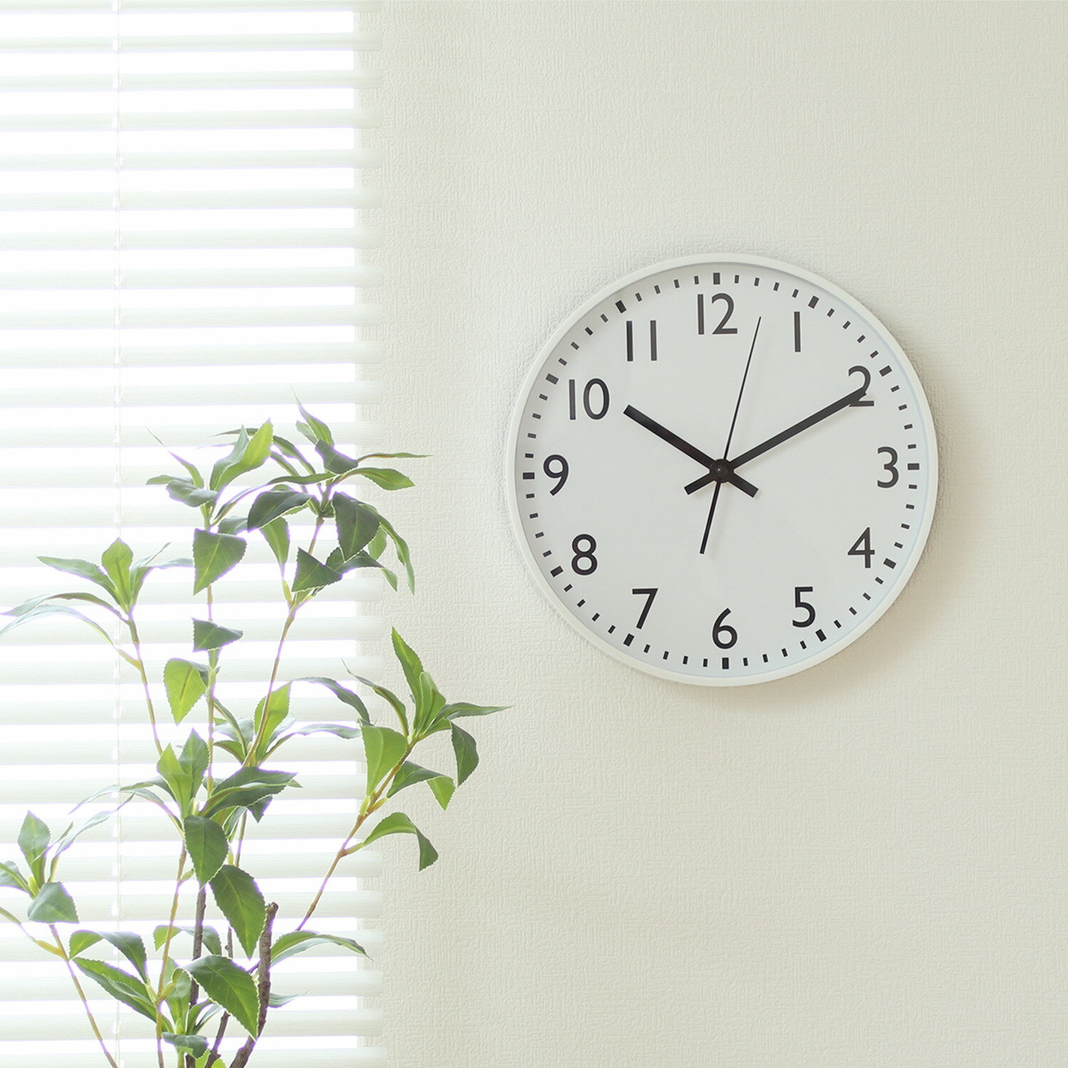 壁掛け時計 掛け時計 静音 壁時計 ウォールクロック 北欧 連続秒針 無音 おしゃれ 音がしない 軽い クラシカル 子ども 部屋 寝室 シンプル 静か 丸型 リ...