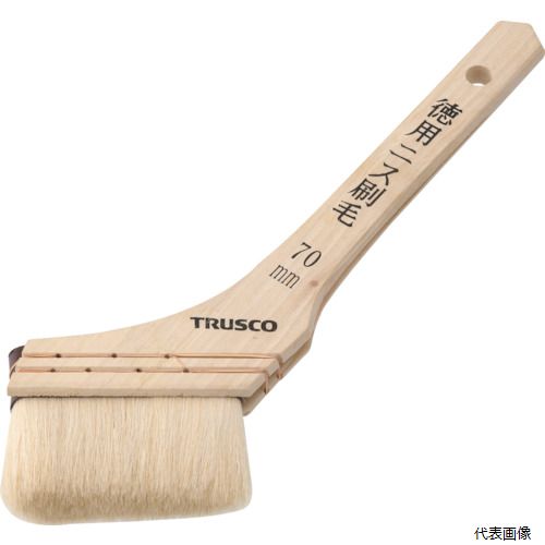 【特長】 ●安くて仕上げに優れ、細かい所にも美しく塗れます。 【用途】 ●油性、ニス用。 【仕様】 ●刷毛幅(mm)：70 ●毛丈(mm)：35 ●玉厚(mm)：14 ●全長(mm)：220 【材質／仕上】 ●毛：山羊毛 ●柄：木 【注意】 ●提供不可：chemSHERPA、SDS、ミルシート 【入数】 ●1本 他のサイズはこちら 在庫のない商品は検索に表示されない場合がございます　