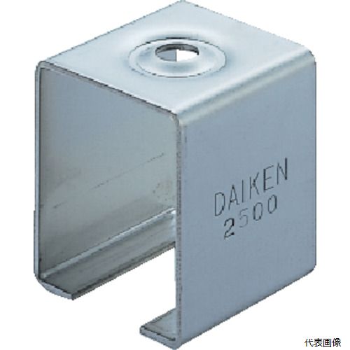 【用途】 ●天井受一連の金具として。 【仕様】 ●品名：天井受下 ●適合レール：2号 ●板厚(mm)：2 ●A(mm)：55 ●B(mm)：46 ●E(mm)：48 ●適合ボルト：M8皿ボルト ●穴径(mm)：10.5 ●F(mm)：13 ●組み付けには下表サイズの皿ボルトをお使いください 【材質／仕上】 ●ステンレス（SUS304） 【入数】 ●1個 他のサイズはこちら 在庫のない商品は検索に表示されない場合がございます　