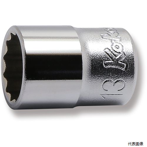 【特長】 ●ボルト/ナットに接する開口部（12角）はもちろんのこと、差し込み側の四角駆動部にも角を傷めずハイトルクを確実に伝える面接触のフラットドライブを採用しています。 【仕様】 ●差込角(mm)：9.5 ●対辺寸法(mm)：13 ●全長(mm)：26 ●対辺形状：12角 ●対辺(mm)：13 【材質／仕上】 ●クロムモリブデン鋼(SCM435) 【入数】 ●1個 他のサイズはこちら 在庫のない商品は検索に表示されない場合がございます　