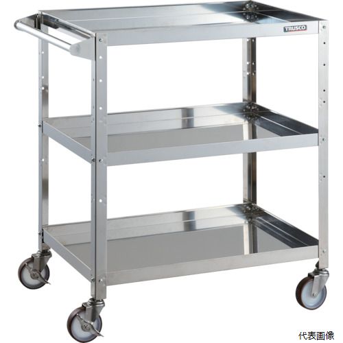 ※この商品はメーカー直送の為「代引き不可」となります ※大型商品のため発送後到着迄に時間がかかる事がございます 　到着日時はお手元の送り状に記載された番号から確認下さい ※日時・時間指定はできません。 【特長】 ●ハンドルがあるために取り回しがしやすくなっています。 ●棚板の組付けは、内側にフランジ付ナットを使用しているため、外側から六角レンチで締め付けることで組み立てが可能です。 【仕様】 ●最大積載量(kg/台)：150 ●均等積載量(kg/段)：50 ●間口(mm)：831.5 ●奥行(mm)：500 ●高さ(mm)：903 ●段数(段)：3 ●こぼれ止め高さ(mm)：40 ●キャスター：自在式100mm(2個)自在式(ストッパー付)100mm(2個) ●棚板調整ピッチ：既定位置のみ ●ハンドル付 【材質／仕上】 ●本体：ステンレス（SUS304） ●キャスター金具：ステンレス（SUS304） ●車輪：ナイロンウレタン 【注意】 ●「最大積載量」とは、各棚板の表面に均一に荷重をかけた場合に、耐えられる重さの合計をいいます。 ●「均等積載量」とは、棚板の表面に均一に荷重をかけた場合に、耐えられる重さをいいます。 【入数】 ●1台 他のサイズはこちら 在庫のない商品は検索に表示されない場合がございます　
