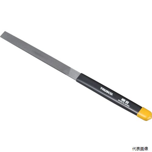 【特長】 ●目立てが鋭く、耐久性に優れています。側面（片側のみ）も刃が刻まれています。 ●JIS-B4704　相当品です。 【用途】 ●鉄をはじめ、銅、真鍮、アルミ、プラスチックなどの研削に。 【仕様】 ●仕上げ：5本組細目 ●全長(mm)：215 ●刃長(mm)：110 ●形状：平 ●粒度：01(荒目)、02(中目)、03(細目)、04(油目) 【材質／仕上】 ●合金工具鋼（SKS-8） 【注意】 ●組ヤスリの5本組とは全長を表します。5本組=215mm ●ヤスリが目づまりした際はブラシなどで掃除してください。 ●提供不可：chemSHERPA、ミルシート 【入数】 ●1本 他のサイズはこちら 在庫のない商品は検索に表示されない場合がございます　