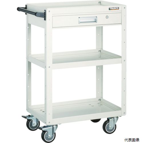 ※この商品はメーカー直送の為「代引き不可」となります ※大型商品のため発送後到着迄に時間がかかる事がございます 　到着日時はお手元の送り状に記載された番号から確認下さい ※日時・時間指定はできません。 【特長】 ●車輪と共に車軸もロックするダブルロック仕様のキャスターです。また、キャスターを底板に取り付けることにより、キャスターが飛び出しにくい構造になっており、車輪が邪魔になりません。 ●アングル支柱に突起を出し、棚板を固定することにより縦横のゆれを軽減します。 ●棚板は皿型・フラット型の表裏両面使用できます。 ●棚板の組付けは、内側にフランジ付ナットを使用しているため、外側から六角レンチで締め付けることで組み立てが可能です。 【用途】 ●工場内の運搬作業や、ピッキング作業に、またライン作業における工具置き台、部品、商品の仮置きに。 【仕様】 ●最大積載量(kg/台)：250 ●均等積載量(kg/段)：120 ●均等積載量(kg/段)棚板：120 ●色：ホワイト ●間口(mm)：679 ●奥行(mm)：400 ●高さ(mm)：880 ●段数(段)：3 ●引出し(段)：1 ●キャスター径(mm)：100 ●こぼれ止め高さ(mm)：40 ●棚板：こぼれ止め付棚板(表裏両用) ●引出し内寸(mm)間口×奥行×深さ：494×274×58 ●キャスター：自在式(Wストッパー付)100mm(2個)自在式100mm(2個) ●引出：1段付 ●特許第4866138号登録商品 【材質／仕上】 ●本体：スチール ●キャスター金具：スチール ●車輪：ウレタン 【注意】 ●「最大積載量」とは、各棚板の表面に均一に荷重をかけた場合に、耐えられる重さの合計をいいます。 ●「均等積載量」とは、棚板の表面に均一に荷重をかけた場合に、耐えられる重さをいいます。 【入数】 ●1台 他のサイズはこちら 在庫のない商品は検索に表示されない場合がございます　