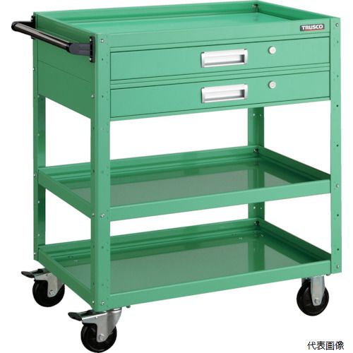 ※この商品はメーカー直送の為「代引き不可」となります ※大型商品のため発送後到着迄に時間がかかる事がございます 　到着日時はお手元の送り状に記載された番号から確認下さい ※日時・時間指定はできません。 【特長】 ●車輪と共に車軸もロックするダブルロック仕様のキャスターです。また、キャスターを底板に取り付けることにより、キャスターが飛び出しにくい構造になっており、車輪が邪魔になりません。 ●アングル支柱に突起を出し、棚板を固定することにより縦横のゆれを軽減します。 ●棚板は皿型・フラット型の表裏両面使用できます。 ●棚板の組付けは、内側にフランジ付ナットを使用しているため、外側から六角レンチで締め付けることで組み立てが可能です。 【用途】 ●工場内の運搬作業や、ピッキング作業に、またライン作業における工具置き台、部品、商品の仮置きに。 【仕様】 ●最大積載量(kg/台)：200 ●均等積載量(kg/段)：120 ●色：ヤンググリーン ●間口(mm)：829 ●奥行(mm)：500 ●高さ(mm)：880 ●段数(段)：3 ●キャスター径(mm)：100 ●こぼれ止め高さ(mm)：40 ●棚板：こぼれ止め付棚板(表裏両用) ●引出し内寸(mm)間口×奥行×深さ：644×374×58 ●キャスター：自在式(Wストッパー付)100mm(2個)固定式100mm(2個) ●特許第4866138号登録商品 【材質／仕上】 ●本体：スチール ●キャスター金具：スチール ●車輪：ゴム 【注意】 ●「最大積載量」とは、各棚板の表面に均一に荷重をかけた場合に、耐えられる重さの合計をいいます。 ●「均等積載量」とは、棚板の表面に均一に荷重をかけた場合に、耐えられる重さをいいます。 【入数】 ●1台 他のサイズはこちら 在庫のない商品は検索に表示されない場合がございます　