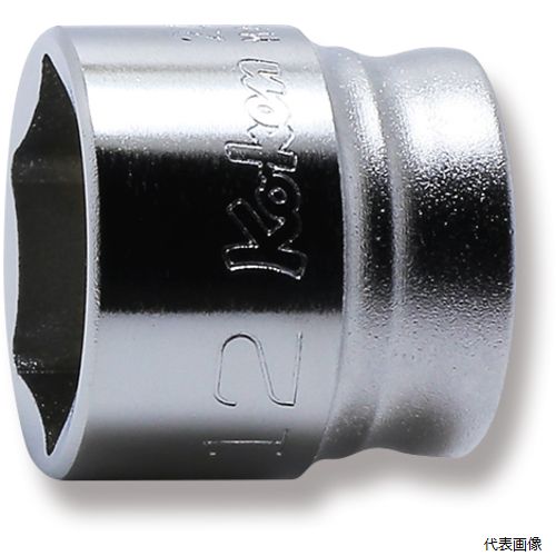 【特長】 ●狭い箇所へのアクセスを可能とするコンパクト（ショート、薄肉）設計です。 ●各部の精度を追求することにより優れた使用感を実現しています。 ●新形状ボールディンプルの採用によりガタツキの少ない接合を実現しています。(PAT.) 【仕様】 ●差込角(mm)：6.35 ●対辺寸法(mm)：12 ●全長(mm)：15 ●対辺形状：6角 【材質／仕上】 ●クロムモリブデン鋼(SCM435) 【入数】 ●1個 他のサイズはこちら 在庫のない商品は検索に表示されない場合がございます　
