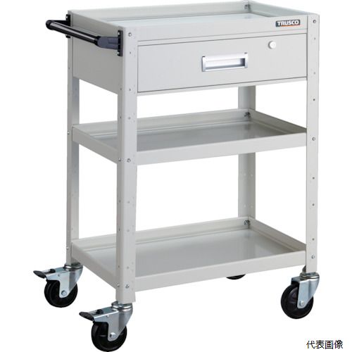 ※この商品はメーカー直送の為「代引き不可」となります ※大型商品のため発送後到着迄に時間がかかる事がございます 　到着日時はお手元の送り状に記載された番号から確認下さい ※日時・時間指定はできません。 【特長】 ●車輪と共に車軸もロックするダブルロック仕様のキャスターです。 ●アングル支柱に突起を出し、棚板を固定することにより縦横のゆれを軽減します。 ●棚板は皿型・フラット型の表裏両面使用できます。 ●棚板の組付けは、内側にフランジ付ナットを使用しているため、外側から六角レンチで締め付けることで組み立てが可能です。 【仕様】 ●最大積載量(kg/台)：200 ●均等積載量(kg/段)：120 ●色：ホワイト ●間口(mm)：679 ●奥行(mm)：400 ●高さ(mm)：880 ●段数(段)：3 ●キャスター径(mm)：100 ●こぼれ止め高さ(mm)：40 ●キャスター：自在式(Wストッパー付)100mm(2個)自在式100mm(2個) ●特許第4866138号登録商品 ●こぼれ止め高さ：40mm 【材質／仕上】 ●本体：スチール ●キャスター金具：スチール ●車輪：ゴム 【注意】 ●「最大積載量」とは、各棚板の表面に均一に荷重をかけた場合に、耐えられる重さの合計をいいます。 ●「均等積載量」とは、棚板の表面に均一に荷重をかけた場合に、耐えられる重さをいいます。 【入数】 ●1台 他のサイズはこちら 在庫のない商品は検索に表示されない場合がございます　