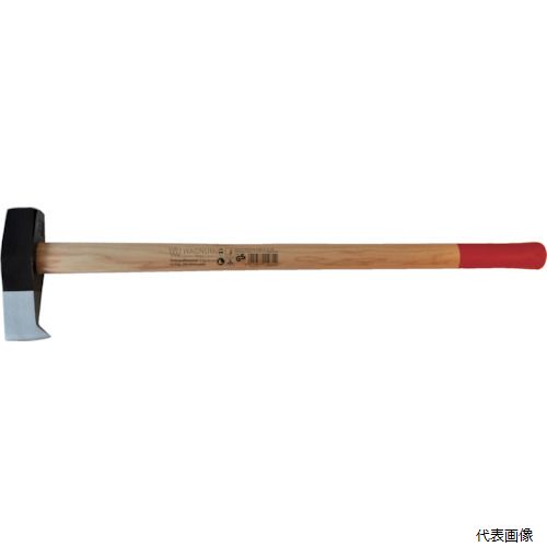 ※こちらの商品はメーカーからの直送につき、代引き不可商品となります。 ※大型商品のため、発送後到着迄に時間かかることがございます。 　ご到着の日時はお手元の送り状に記載された番号からご確認下さい。 ※日時・時間指定はできません。 【特長】 ●木にクサビを打ち込む際に片面をハンマーとしても使用できます。 ●米国産ヒッコリー材を使用したドイツ製の高品質なプロ向けの斧です。 ●ヘッドとハンドルは木製クサビと鋼製リング状クサビの組合せにより強力に固定されています。 ●ハンドルに採用されたヒッコリー材は衝撃吸収性、耐久性に優れています。 ●ヘッド部分はDIN規格に適合した高品質な炭素鋼で鍛造されています。 【用途】 ●樹木の伐採や、木材加工に。 【仕様】 ●刃長(mm)：75 ●刃幅(mm)：215 ●全長(mm)：900 ●適合ハンドル：450.4H090W001 ●適合クサビ：501.0S002W001 ●DIN規格適合品 ●GSマーク適合品 【材質／仕上】 ●刃：炭素鋼（C45） ●ハンドル：米国産ヒッコリー材 【注意】 ●ハンドル交換にはクサビセットが必要です。 【入数】 ●1丁 他のサイズはこちら 在庫のない商品は検索に表示されない場合がございます