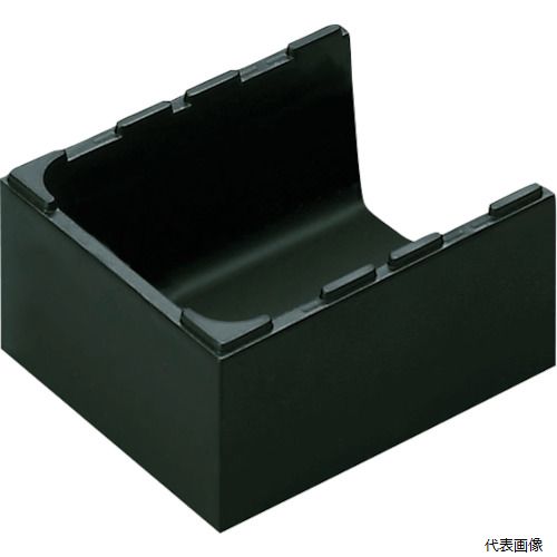 【特長】 ●2個1セットにて使用することにより、長さを自由自在に調節可能です。 ●ボックスの突起により積み重ね可能です。 ●組み合わせは自由自在です。 【用途】 ●キャビネット内、事務机内の整理整頓に。 【仕様】 ●色：ブラック ●外形寸法(mm)間口：72 ●外形寸法(mm)奥行：92 ●外形寸法(mm)高さ：50.5 ●有効幅(mm)：62 ●ボックス半分タイプ(2個にて使用) 【材質／仕上】 ●PS樹脂 【入数】 ●1S/2個 他のサイズはこちら 在庫のない商品は検索に表示されない場合がございます　