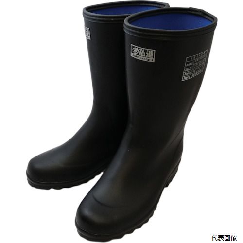 【特長】 ●絶縁性能を有しながらも内側布張りで履き心地の良い長靴です。 ●電気用ゴム長靴(高圧用)と比較して、約45％軽量です。 【用途】 ●低圧電路の活線作業用に。 ●低電圧作業時の接地感電対策に。 【仕様】 ●寸法(cm)：27.0 ●色：黒 ●ふくらはぎ周り(mm)：440 ●試験電圧(1分間)：3000V ●電気絶縁用(使用電圧：直流750V以下または交流300V以下) ●定期自主検査：対象外 【材質／仕上】 ●天然ゴム 【入数】 ●1足 他のサイズはこちら 在庫のない商品は検索に表示されない場合がございます　