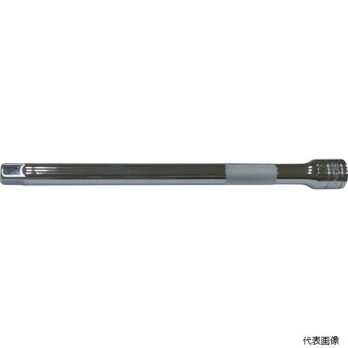 【特長】 ●奥まった所での作業に便利なエキステンションバー。 ●滑り止めのローレット入り。 【仕様】 ●差込角(DR)：1/2 ●全長(L；mm)：250 ●軸径(D1；mm)：15.5 ●ソケット外径(D2；mm)：22.5 ●質量(g)：388 ●材質：CR-V 【入数】 ●1本 他のサイズはこちら 在庫のない商品は検索に表示されない場合がございます