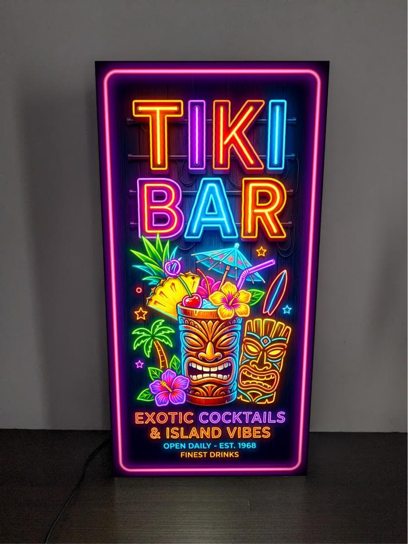 Rakuten - 【オーダー無料 Lサイズ】TIKI BAR アロハ ハワイ ハイビスカス トロピカルカクテル ビーチ サーフィン ヤシの木 南国 プレゼント 店舗 自宅 屋台 キッチンカー パーティー イベント テーブル カウンター サイン ランプ 照明 看板 置物 雑貨 ライトBOX 電飾看板 電光看板