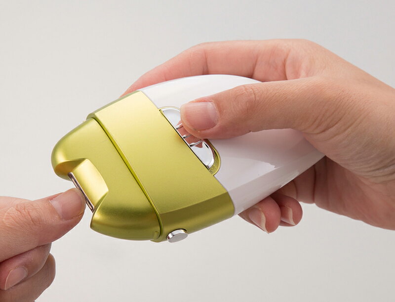 電動爪削り ＆ 角質 ケアローラー ネイル 爪切り 爪やすり 持ち運び コンパクト 電池式 爪先