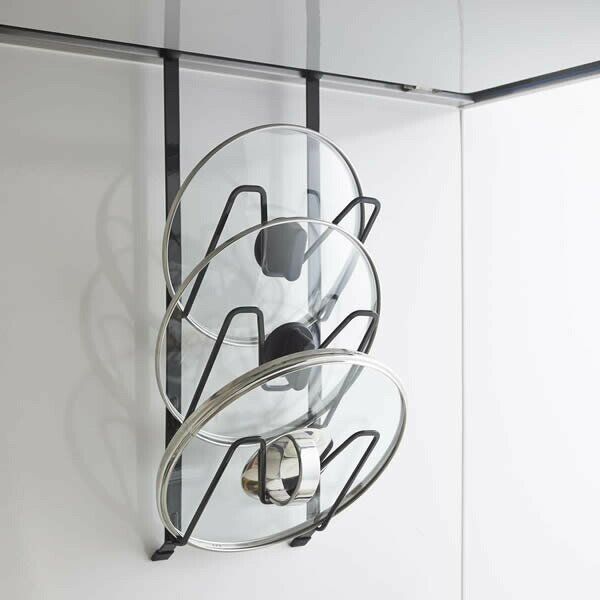 樂天商城 - 山崎実業 tower タワー レンジフードなべ蓋ホルダー ブラック 2980 ｜ 鍋ふた 蓋 キッチン コンロ上 収納 フード下 隙間収納 シンプル おしゃれ