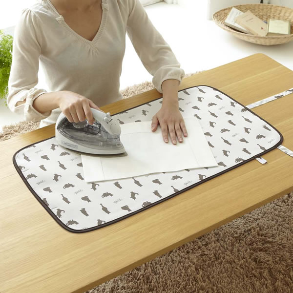 山崎実業 アイロンマット くるくるアイロンマット ネコ ホワイト 2689 | アイロンがけ シート 丸める コンパクト
