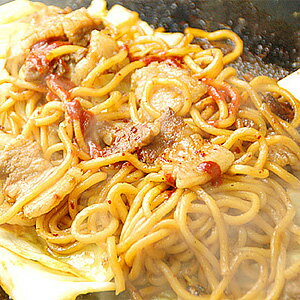 大阪鶴橋・繁盛鉄板焼き屋の焼きそば8食と白菜キムチ250gのセット これまでの焼ソバの常識を覆す!キムチを入れるとさらに美味! 富士宮やきそば、横手焼そばには負けません!【冷蔵限定】
