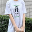 【LINE追加で500円OFF】MODISH GAZE SHUTTER CHANCE デザインプリントTシャツ Tシャツ 半袖 夏服 カジュアル ロゴ ロゴT イラスト 女の子 イラストデザイン イラストTシャツ 線画 線画Tシャツ レトロ ユニセックス