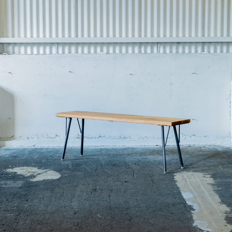 メーカー直送品 ダイニングベンチ 三人掛け SK BENCH 1500 150×28cm ベンチ 椅子 おしゃれ かわいい シンプル 海外インテリア アンティーク リビング ダイニング キッチン 庭 BBQ バーベキュー アウトドア 家具 オーク材 3人用 木目 北欧 西海岸 高級感 ウッド アイアン [3]