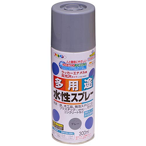 グレー/300ml/565037・Color:グレーSize:300ml・パッケージ個数:1・タレにくく、きれいに仕上がります。・油性塗料や、発泡スチロールに塗っても下地を侵さず、いろいろな素材に使用できます。・乾燥前には水ぶきで落とせて、いったん乾くと日光や雨に強い。・消防法上の非危険物・鉛・クロム化合物を使用していません。乾燥時間:夏期/40~50分 冬期/1~2時間 ●塗り重ね時間の目安: 1回で仕上げずに乾燥させてから2回目を塗装してください。 光沢:ツヤあり/ツヤ消し 下処理方法:■塗る面のゴミ、油分、ホコリ、ワックスをとります。 ■塗料がついて困る周囲はあらかじめマスキングテープや養生シートで覆います。 ■取り扱い中は、必要に応じてマスクや保護メガネ、手袋などを使用してください。 ■新しいコンクリートやモルタルには適しません。