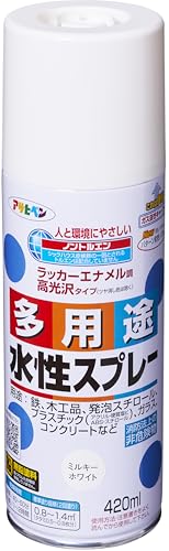 ミルキーホワイト/420ml/566225・Color:ミルキーホワイトSize:420ml・パッケージ個数:1・タレにくく、きれいに仕上がります。・油性塗料や、発泡スチロールに塗っても下地を侵さず、いろいろな素材に使用できます。・乾燥前には水ぶきで落とせて、いったん乾くと日光や雨に強い。・消防法上の非危険物・鉛・クロム化合物を使用していません。乾燥時間:夏期/40~50分 冬期/1~2時間 ●塗り重ね時間の目安: 1回で仕上げずに乾燥させてから2回目を塗装してください。 光沢:ツヤあり/ツヤ消し 下処理方法:■塗る面のゴミ、油分、ホコリ、ワックスをとります。 ■塗料がついて困る周囲はあらかじめマスキングテープや養生シートで覆います。 ■取り扱い中は、必要に応じてマスクや保護メガネ、手袋などを使用してください。 ■新しいコンクリートやモルタルには適しません。