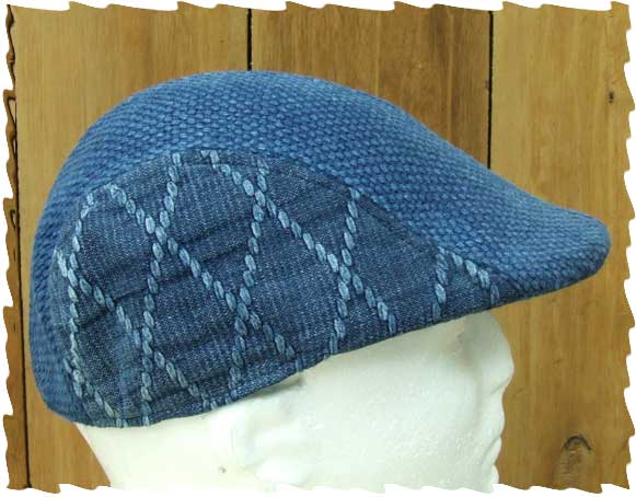 藍染めの剣道着をリメイクしたハンチングハットHAT帽子。 藍染めの色合いがとてもキレイです。 素材：コットン＜サイズ＞ サイズ：内周約55cm、ツバ約5cm 同素材のジャケット、バッグ等もご覧ください。 お揃いでぜひ！　