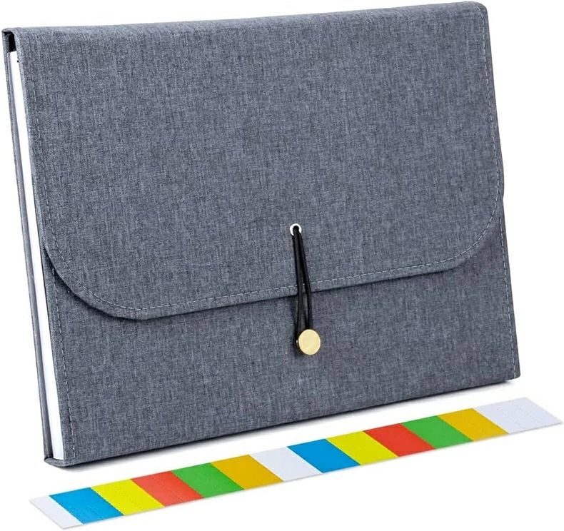 製品仕様 品名 A4書類収納ケース サイズ 約24.5x33cm ファイルボックス 13ポケット 素材 オックスフォード、PP 生産国 中国 注意事項 ※撮影の為、画質等の関係上、色などが実際の商品と若干違ってしまうこともあるかもしれませんがご理解のほどご入札ください。予めご了承ください。 ※本製品は納品する前に、全品出荷検査済みです。万が一、製品に動作しないなどの初期欠陥やご要望やご質問などがございましたら、お手数ですが弊社にご連絡いただければ幸いです。 ご購入日から1週間以内は無償交換にて対応しております。必ずご満足いただけるよう誠心誠意対応いたします。 ※製造時期によりデザインや仕様に若干の変更がある場合がございます。予めご了承ください。 ※本機を利用したことによる、直接もしくは間接的に生じた損害、破損について当店は一切の責任を負いません。 ※パッケージや衣装箱が予告無く変更になる場合がございます。 ※メーカー完売の際はご容赦ください。製品仕様 品名 A4書類収納ケース サイズ 約24.5x33cm ファイルボックス 13ポケット 素材 オックスフォード、PP 生産国 中国 注意事項 ※撮影の為、画質等の関係上、色などが実際の商品と若干違ってしまうこともあるかもしれませんがご理解のほどご入札ください。予めご了承ください。 ※本製品は納品する前に、全品出荷検査済みです。万が一、製品に動作しないなどの初期欠陥やご要望やご質問などがございましたら、お手数ですが弊社にご連絡いただければ幸いです。 ご購入日から1週間以内は無償交換にて対応しております。必ずご満足いただけるよう誠心誠意対応いたします。 ※製造時期によりデザインや仕様に若干の変更がある場合がございます。予めご了承ください。 ※本機を利用したことによる、直接もしくは間接的に生じた損害、破損について当店は一切の責任を負いません。 ※パッケージや衣装箱が予告無く変更になる場合がございます。 ※メーカー完売の際はご容赦ください。