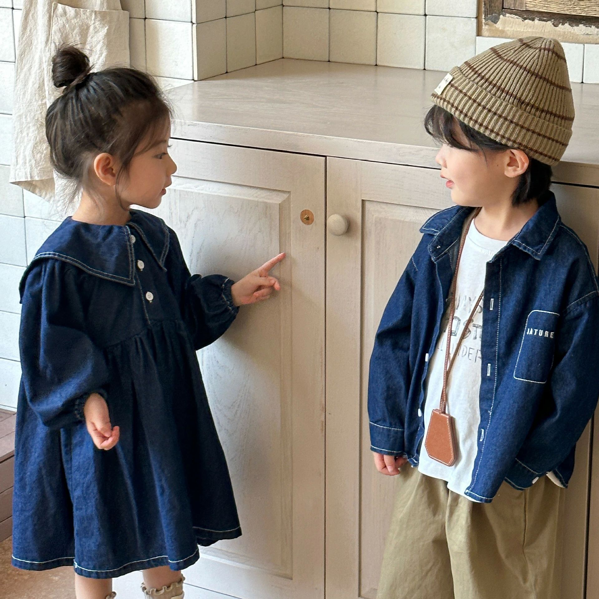 プレ 誕生日 可愛い おしゃれ 韓国子ども服 秋 春 綿 ベビー服 子供服 女の子 男の子 デニムシャツ デ..