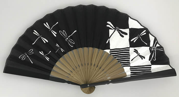 男女兼用綿扇子【とんぼ・勝虫】21cm扇面・綿/扇骨・竹59511[父の日・母の日 プレゼント/ギフト/おしゃれ/外国人お土産/和柄扇子/扇子 メンズ 名入れ可能(有料)/チャーム取付不可]即日発送【ネコポス送料無料】