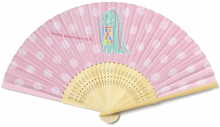 紙扇子 【あまびえ／ピンク】21cm　61918-TANSHO-AW320扇面・・紙/扇骨・・竹　[母へのお中元/ギフト/疫病退散/疫病神アマビエ/外国人お土産/和柄扇子/扇子 レディース 名入れ可能(有料)/チャーム取付不可]【あす楽対応】即日発送【ネコポス無料】