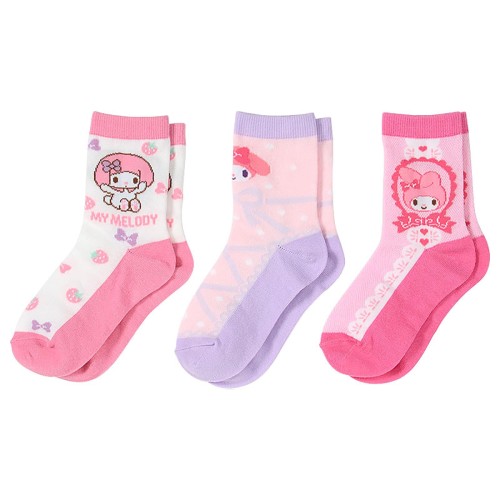 本体サイズ：16-18cm。主な材料・原料：綿58%、ポリエステル40%、ポリウレタン2% キッズクルー丈。足裏は、汚れが目立たないように濃色カラーを使用。履き口の内側に油性ペンでお名前を書けるスペース付き。普段着のコーディネートにも合わせやすく、オールシーズン重宝するアイテム。 (C) 2026 SANRIO CO., LTD.　著作 株式会社サンリオ