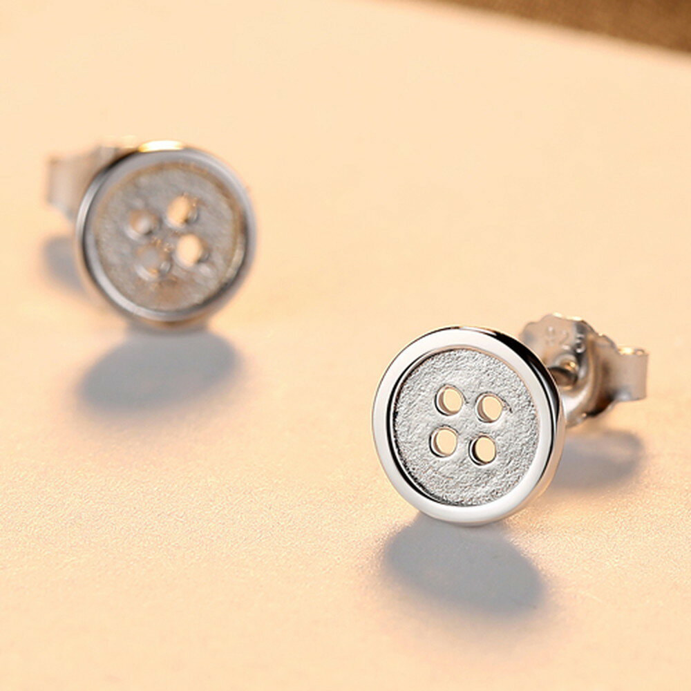 ピアス 両耳用 シルバー925 スタッド シルバー 石なし ボタン モチーフ かわいい 可愛い カジュアル ニッケルフリー パッケージ付き