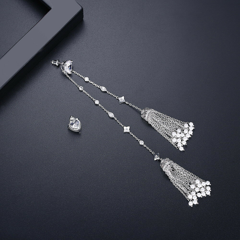 ピアス 両耳用 キュービックジルコニア ホワイト 真鍮 シルバー ブラック スタッド 揺れる ゆれる ぶら下がり ロング チェーン アシンメトリー 大人 パッケージ付き(4)