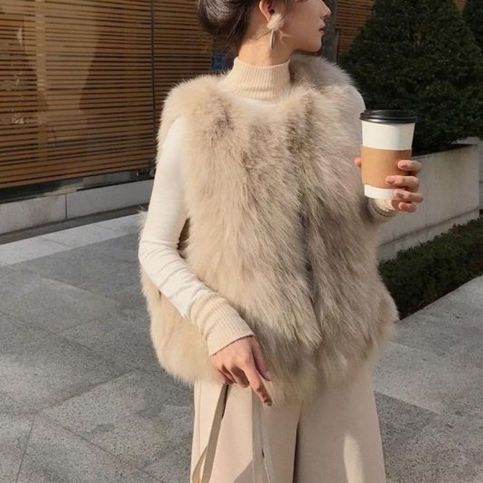 ファーベスト レディース ジレ ファージャケット ノースリーブ フェイクファー ショート丈 ノーカラージャケット 袖なし 羽織り 秋冬 ふわふわ もこもこ お出かけ 二次会 オシャレ 大人 可愛い