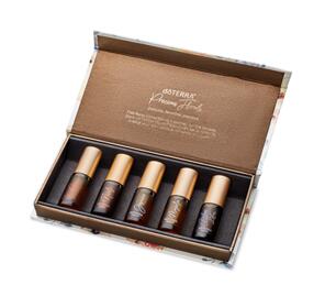 \8,800円以上お買い上げの方にプレゼント進呈/ 完売の幻のセット手に入りました! ドテラ プレシャスフローラル コレクション doTERRA アロマロールオ...