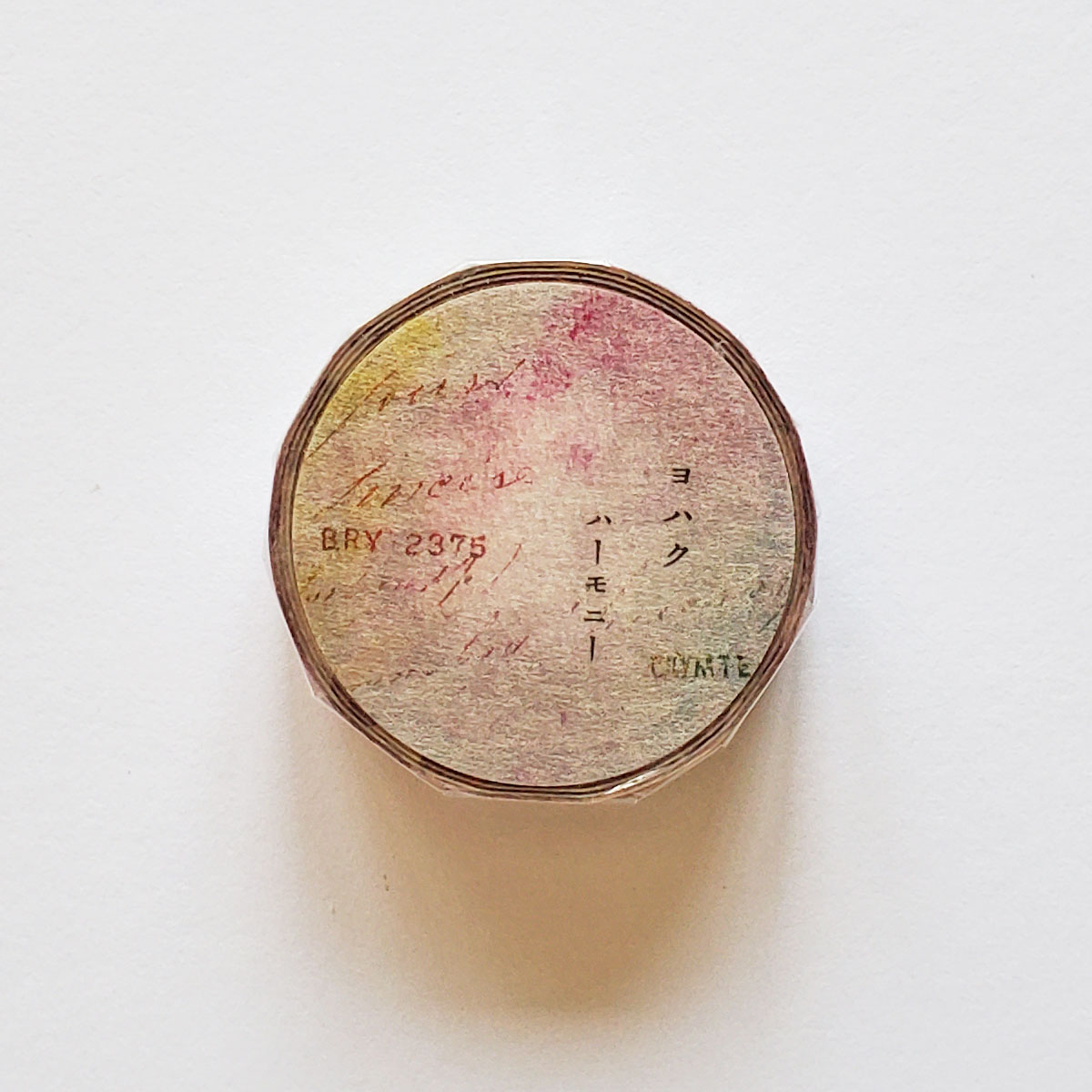 雑貨ブランド　ヨハクさんのオリジナルのマスキングテープです。 シンプルなデザイン、やわらかくてほわっとしたデザインが 綺麗で可愛らしくて人気です。 テープ幅:15mm×10m　　1巻　　日本製
