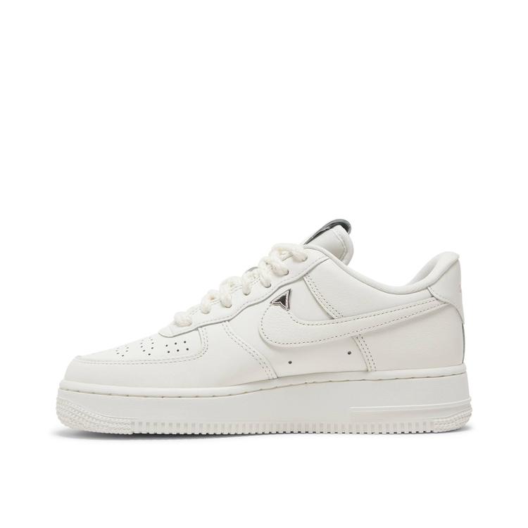 NIKE AIR FORCE 1 LOW '07 LV8 NEEDLEWORK (WOMEN'S) FJ4559-133 メンズ レディース 人気 おしゃれ