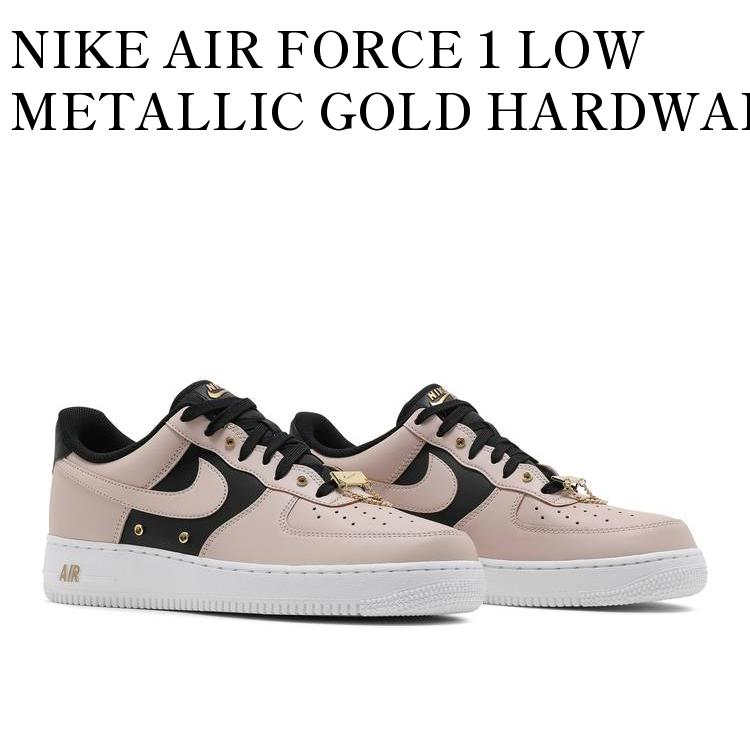 【お取り寄せ商品】NIKE AIR FORCE 1 LOW METALLIC GOLD HARDWARE BEIGE GOLD ナイキ エアフォース1 ロー メタリックゴールド ヘッドウェア ベージュゴールド DA8571-200