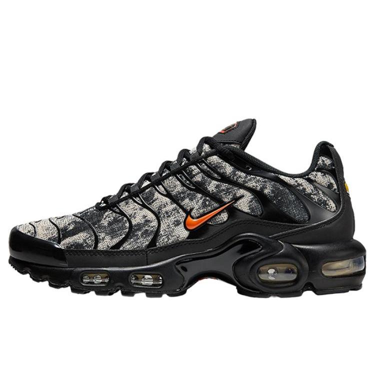 NIKE AIR MAX PLUS CAMO BLACK SAFETY ORANGE FV6913-001 メンズ レディース 人気 おしゃれ