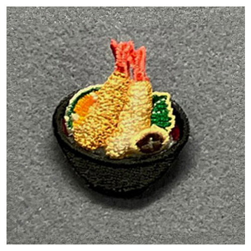 【刺繍ブローチ】天丼　Made in japan、刺繍、ブローチ、全面刺繍、食べ物、フード、おいしそう、軽い