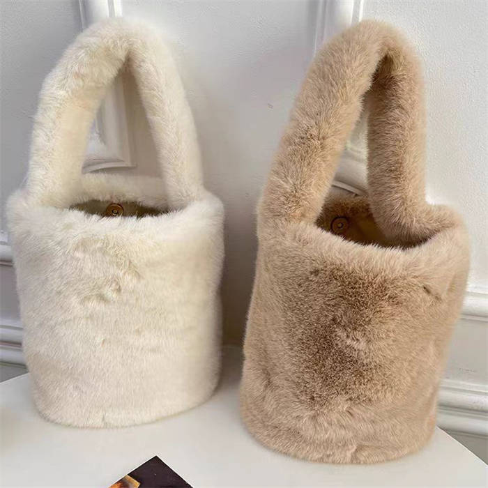 ハンドバッグ ファーバッグ レディース フェイクファー エコファー 持ち手 バケツバッグ ファー バッグ もこもこ ふわふわ 可愛い 手提げ鞄 手提げ トートバッグ 冬 ボリューム感 鞄 かばん きれいめ パーティーバッグ 通勤 オフィス ファッション小物 贈り物 送料無料