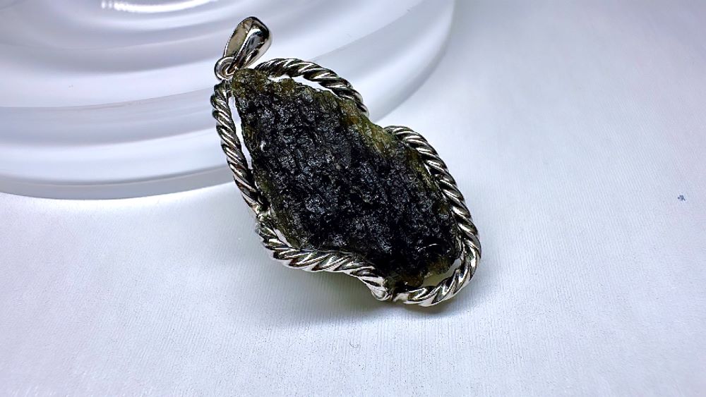 希少な隕石　モルダバイト　ペンダント　シルバー925