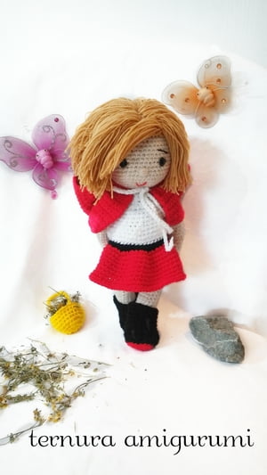 Crochet pattern of Sarah little Red Riding Hood