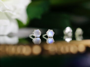 ベビーレインボームーンストーン スタッドピアス 3mm シルバー 14KGF 宝石質 パワーストーン 天然石 ハンドメイド RALULU.SHU