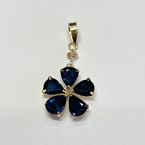 Boulder - K18 サファイア 1.75カラット 4mm×5mm　ツユ 5個付花型ペンダント　　ダイヤモンド　0.03ct　ファッション　ジュエリー アクセサリー　 レディース 　ギフト　 9月誕生石　クリスマス　母の日　結婚記念日　プレセント　無料ラッピング