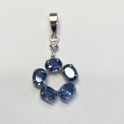 Rakuten - PT900 サファイア 1.20カラット 3mm ×4mm 小判　5個付 花型ペンダント ダイヤモンド0.03ct　 オーバル　ファッション　ジュエリー アクセサリー　 レディース 　ギフト　 9月誕生石　クリスマス　母の日　　結婚記念日　プレセント　無料ラッピング