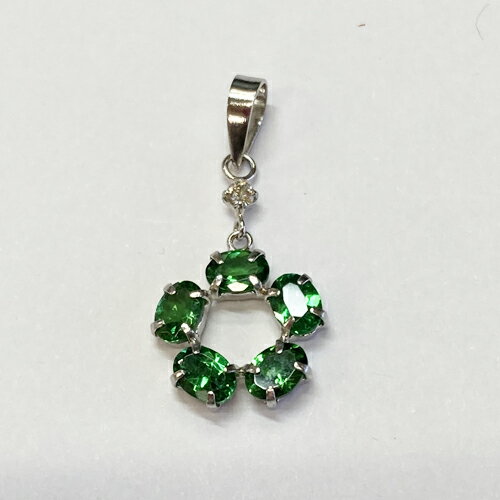 Rakuten - PT900 グリーンガーネット 1.20カラット3mm×4mm　小判　5個付 ペンダント　ダイヤモンド　0.03ct　オーバル ファッション　ジュエリー アクセサリー　 レディース 　ギフト　 1月誕生石　クリスマス　母の日　　結婚記念日　プレゼント　無料ラッピング