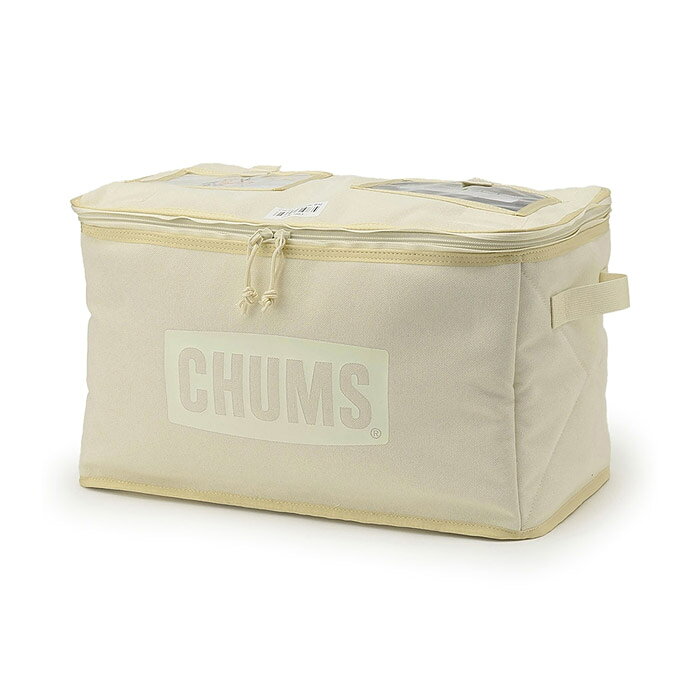 商品説明 宇宙のロマンとあそびゴコロが詰まった、Cargo Transfer Bag（Lサイズ） シリーズ特性 コンセプトは「宇宙だって、アウトドア」。 宇宙は究極のアウトドア。そんなロマンや楽しさをCHUMSらしいあそびゴコロのあるデザインに投影しました。 デザイン ISS（国際宇宙ステーション）で宇宙飛行士が活動するために必要な食料・水や、実験装置・サンプルの輸送に使用される物資バッグを、日常使いできるマルチケースに落とし込みました。 自宅での使用はもちろん、アウトドアシーンでも目を引くデザイン。正面にあしらったCHUMSロゴプリントには蓄光素材を使用し、光（紫外線など）を蓄えて暗闇で発光するのもポイントです。 商品仕様 ・Lサイズ ・容量：約23.5L ・本体口：ダブルファスナー仕様 ・開口部：内側ネット付き（荷物の飛び出しを防止） ・上部：ネームプレート付き ・前面：CHUMSロゴプリント（蓄光） ・側面：両サイドに持ち手付き Lサイズの使用例 ISSの輸送バッグさながらに、衣類やギアをまとめて収納できる大容量サイズ。キャンプや車載での荷物整理、自宅でのストレージバッグとしてもおすすめです。 アイテム詳細 Material：Polyester 100% Made in CHINA ＜ご注意ください！＞ ※画像の商品は光の照射や角度により、実物と色味が異なる場合があります。 品番 CH60-4205 4550287947025 ※店舗にてお問い合わせの際は、上記のCHから始まる品番をお申し付け下さい。 サイズ H 25 X W 43 X D 24.5cm 容量：約23.5L ■当店でのご注文確定は、当店が定めるお買い物ガイド(下記含む)を理解し、同意したものとしてみなします。 ※実店舗を含め、複数の店舗と在庫を共有しており、ご注文後に在庫切れが発生する場合がございます。その際はメールにてご案内致します。事前にドメイン:shop.rakuten.co.jpをご登録ください。 ※店頭陳列在庫での販売の可能性があります。 ※メーカー画像を使用しておりますが、予告なく仕様やパッケージが変更される場合があります。 ※商品画像のカラーにつきましては、観覧される端末等の設定・環境によって実物と多少異なる場合があります。