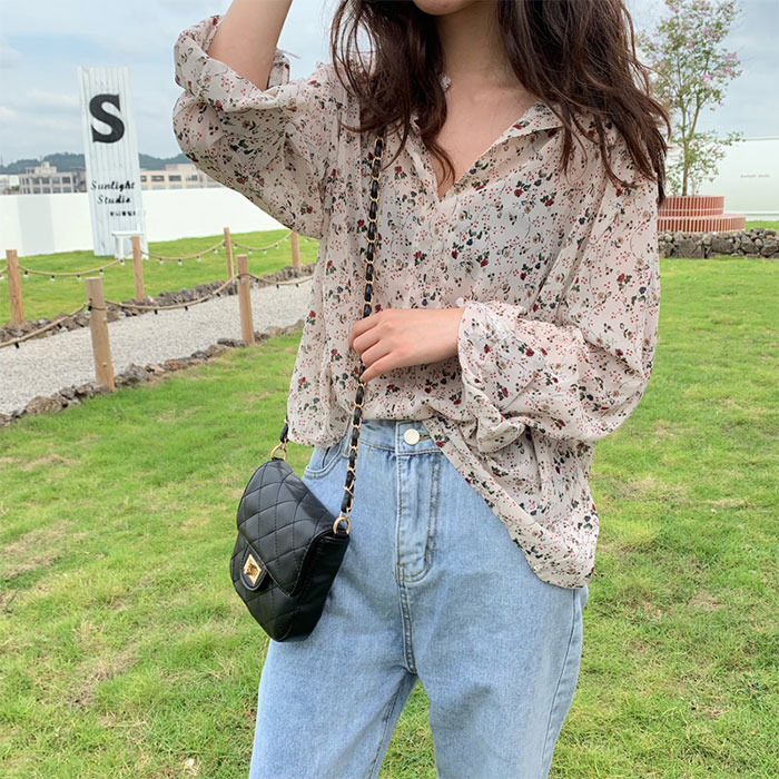 ワイシャツ 花柄ワイシャツ レディース 小花柄 長袖 Vネック ゆるワンピ　花柄 レディース 花柄 長袖花柄 ドレス ふんわり 春物 トップ